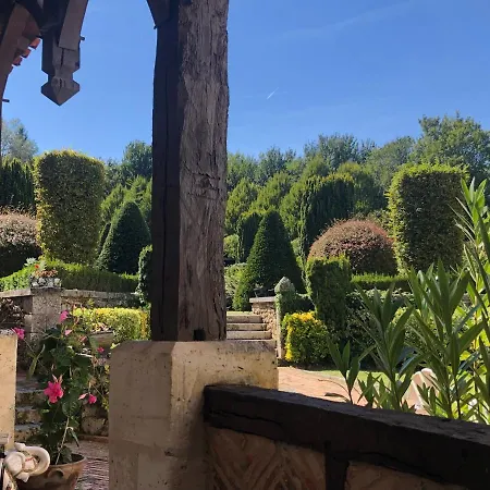 Les Deux Colombiers Bed & Breakfast