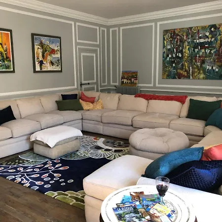 Les Deux Colombiers Bed & Breakfast